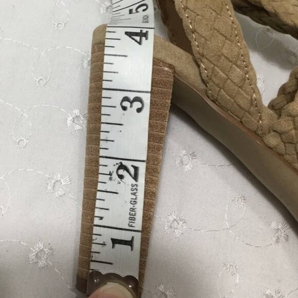 Tahari Tan "Denny" Woven Detail Open Toe Faux Suede Strappy Lace Up Sandal 8.5M - Picture 10 of 10